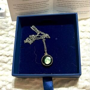 Moonglow necklace - 7A Waxing Gibbous